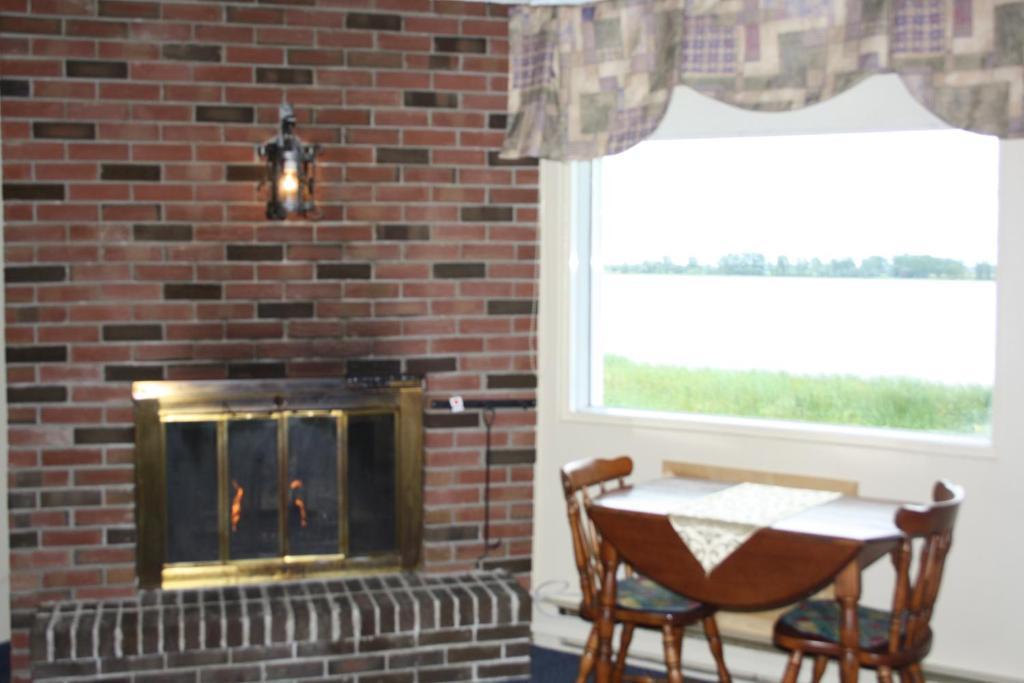 Au Doc Motel Repentigny Zimmer foto