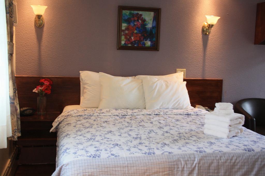 Au Doc Motel Repentigny Zimmer foto